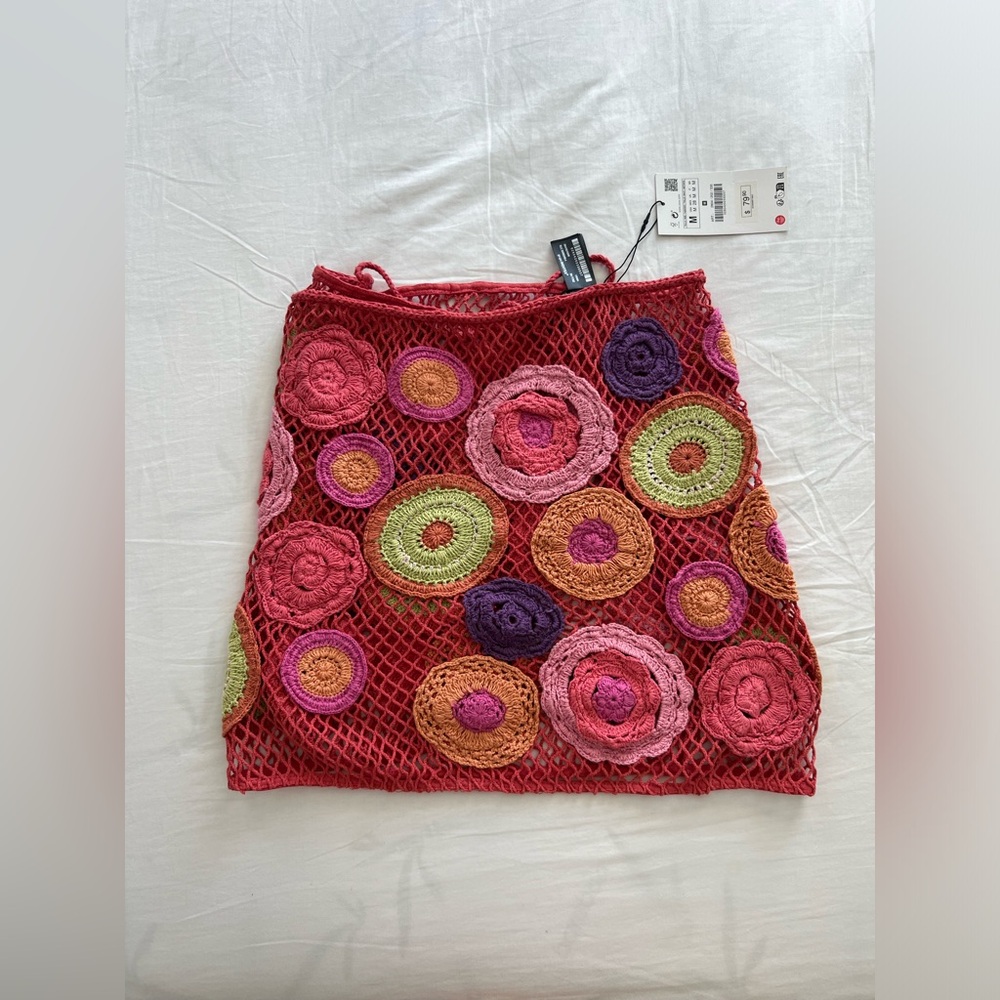 - NWT ZARA BLOG FAVE CROCHET knit ecru pink/red FLORAL mini SKIRT size M - Picture 8 of 16